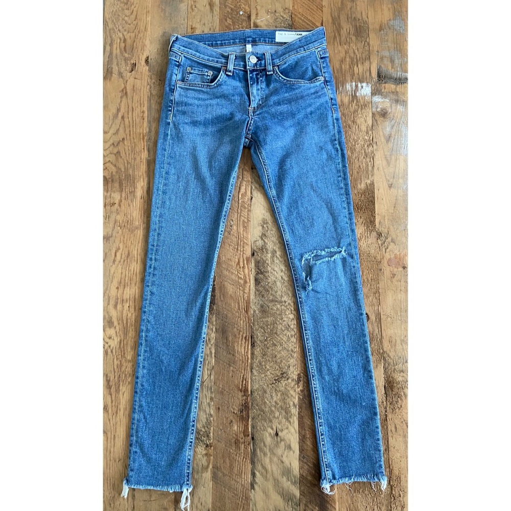 ☠️ RAG & BONE skinny jeans, distressed wash.